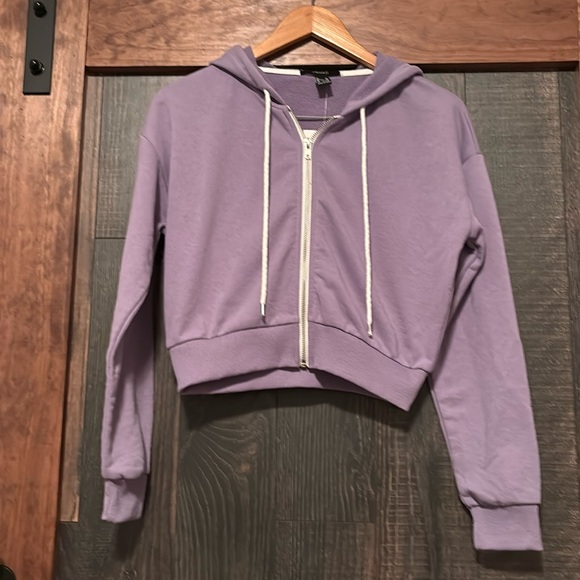 Forever 21 Tops - Forever 21 Lavender Cropped Hoodie NWT